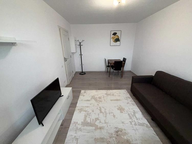 Apartament cu 2 camere decomandat în Victoriei