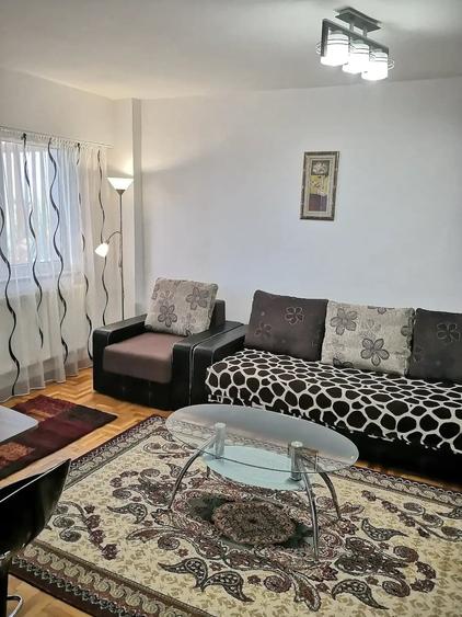 Garsonieră decomandată în Central