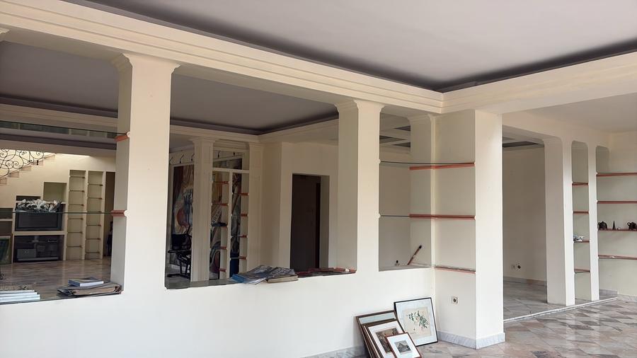 Casă individuală cu 9 camere cu Teren 2500 Mp în Pipera