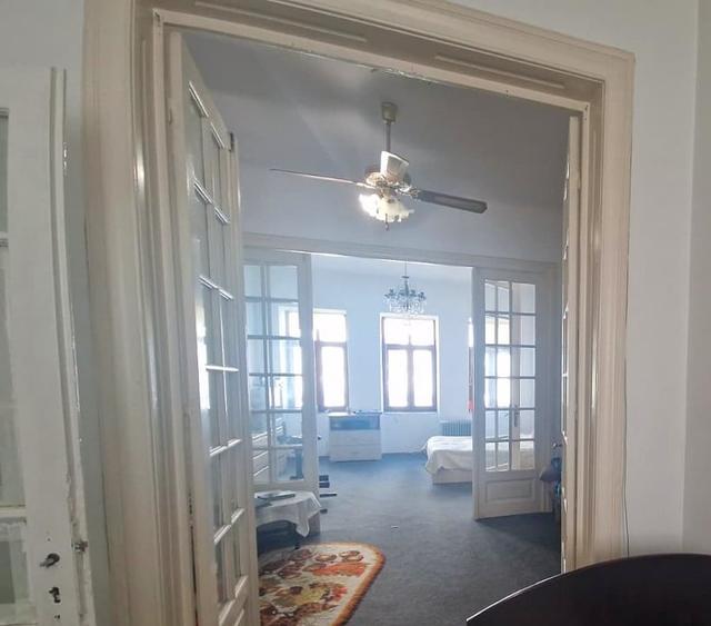 Apartament cu 4 camere decomandat, mobilat în Universitate