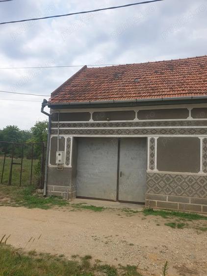 Casă cu 3 camere în Dezești