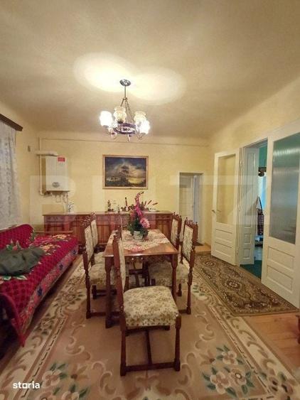 Casă cu 4 camere în Central
