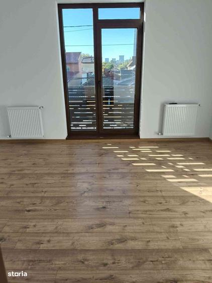 Casă cu 5 camere cu Teren 280 Mp în Brătianu