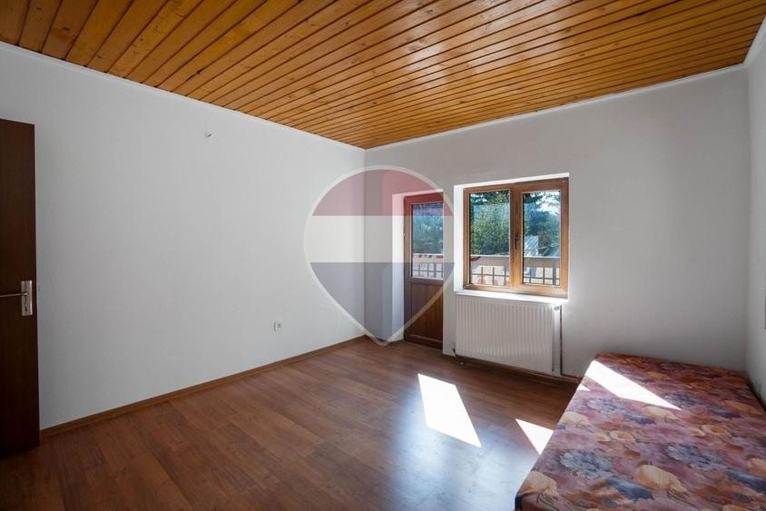 Duplex cu 8 camere cu Teren 304 Mp în Central