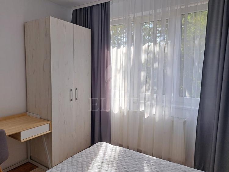Apartament cu 2 camere decomandat, mobilat în Central