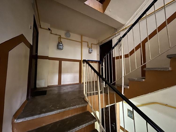 Garsonieră decomandată în Lipovei