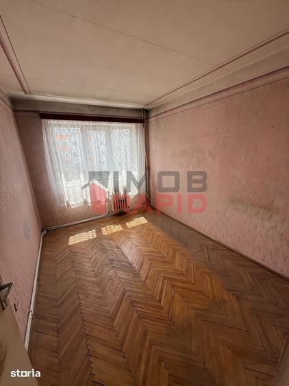 Apartament cu 3 camere decomandat în Central