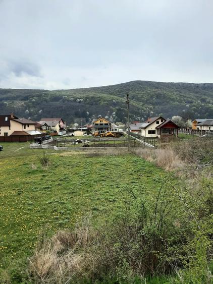 Teren Construcții intravilan de 900 mp, în Periferie