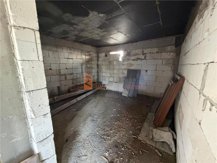 Casă individuală cu 4 camere cu Canalizare în Stâlpu