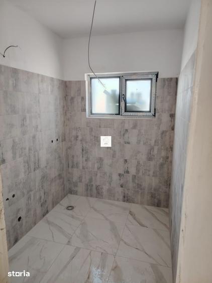 Casă cu 4 camere cu Teren 500 Mp în Periș