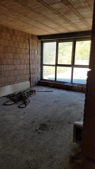 Casă cu Teren 2290 Mp în Gârleni