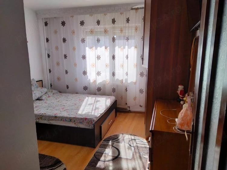 Apartament cu 3 camere decomandat în Mioriței