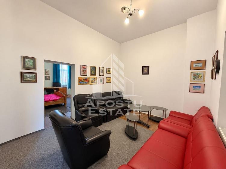 Apartament cu 3 camere semidecomandat, mobilat în Iosefin