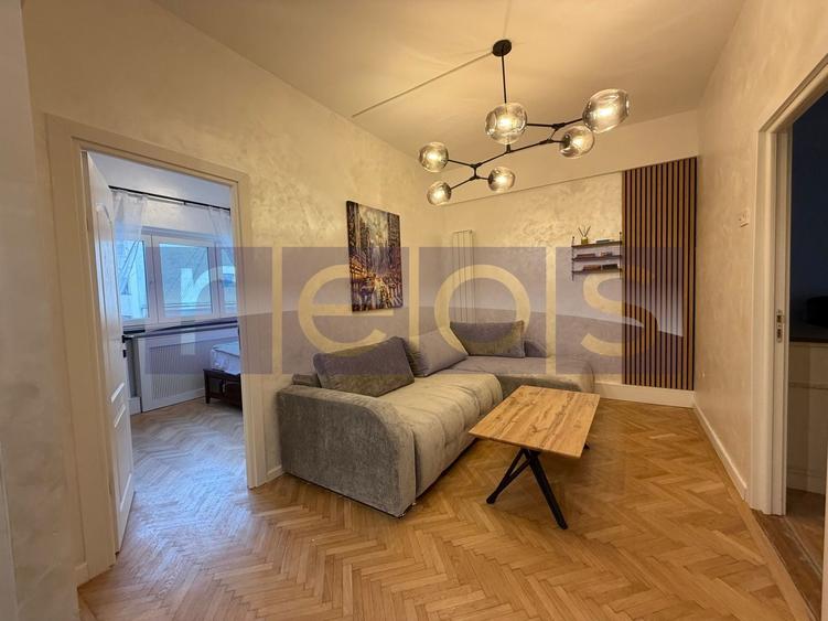 Apartament cu 4 camere semidecomandat, mobilat în Universitate