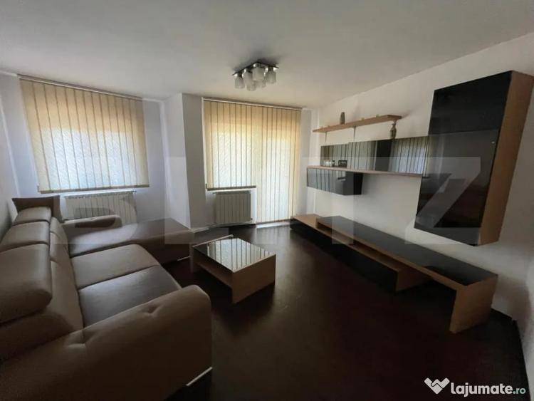 Apartament cu 3 camere decomandat în Petros