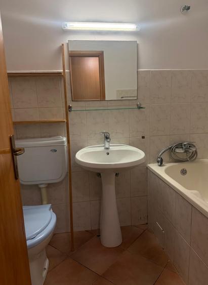 Garsonieră decomandată în Drumul Taberei