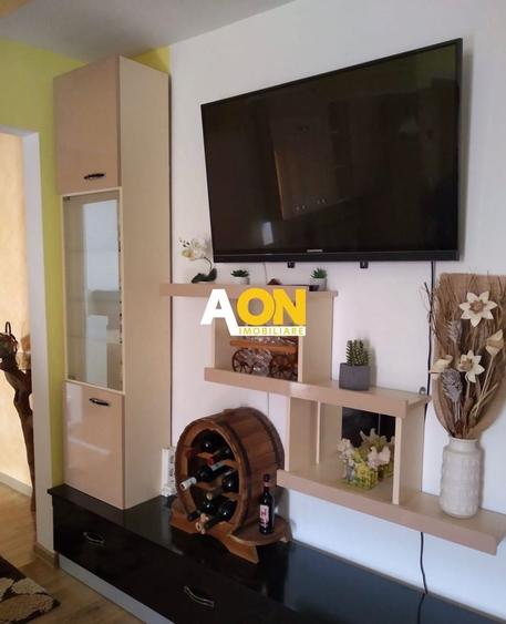 Apartament cu 2 camere semidecomandat, mobilat în Cetate