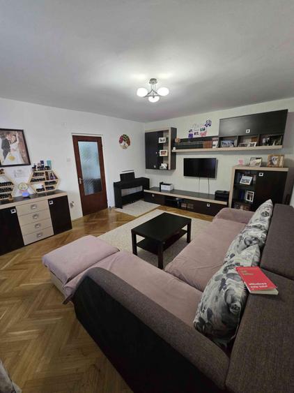 Apartament cu 2 camere decomandat în Cetate