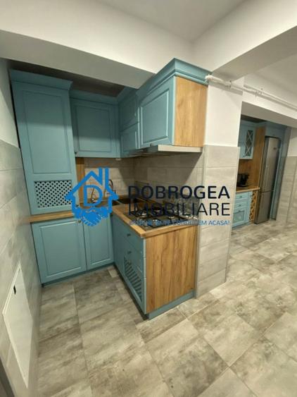 Apartament cu 3 camere decomandat, mobilat în Central