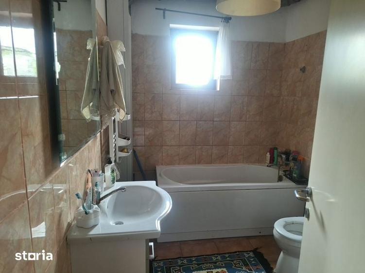 Inchiriez apartament 3 camere - 4