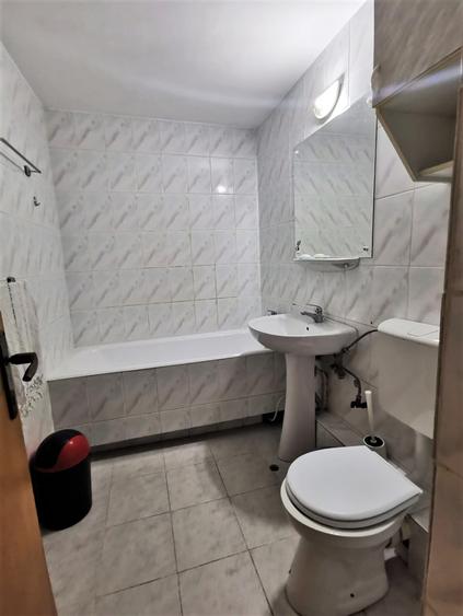 Apartament cu 3 camere în Mărăști