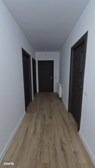 Casă cu 4 camere cu Teren 600 Mp în Bradu
