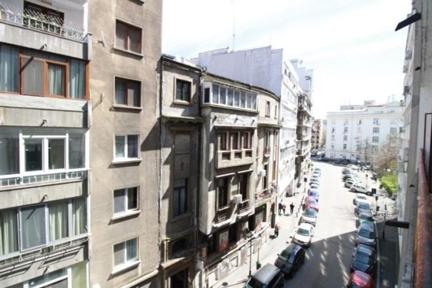 Apartament cu 4 camere semidecomandat, mobilat în Cișmigiu