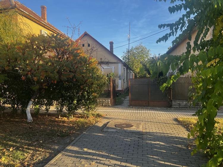 Casă cu 3 camere cu Teren 741 Mp în Central