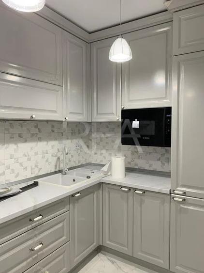 Apartament cu 3 camere semidecomandat, mobilat în Pipera