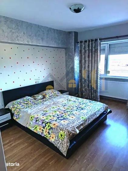 Apartament cu 4 camere decomandat, mobilat în Micro 5