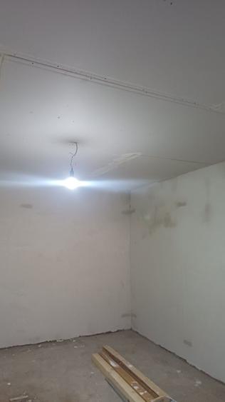 Casă cu 4 camere în Gara Bobocu