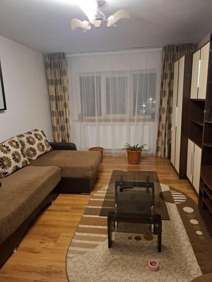 Apartament cu 2 camere decomandat, mobilat în Central
