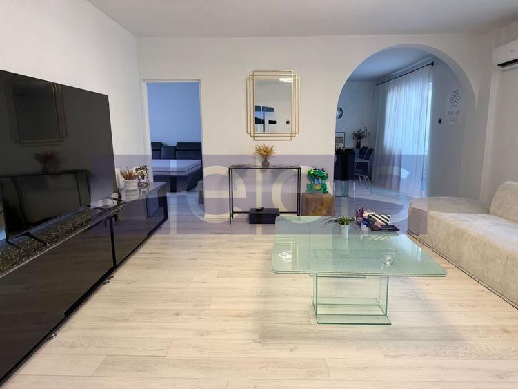 Apartament cu 4 camere decomandat, mobilat în Colentina