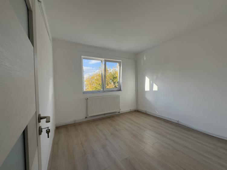 Apartament cu 2 camere semidecomandat, mobilat în Alecu Russo