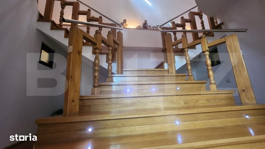 Casă cu 7 camere cu Teren 292 Mp în Central
