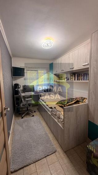 Apartament cu 3 camere decomandat în Hotvon