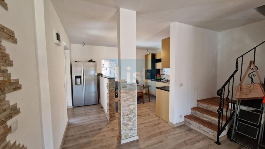 Casă cu 3 camere cu Teren 664 Mp în Mocira