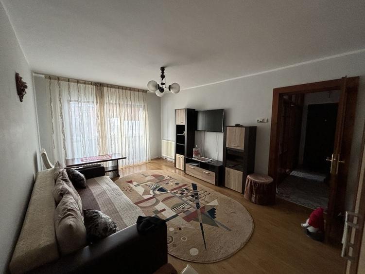 Apartament cu 3 camere decomandat în Nord