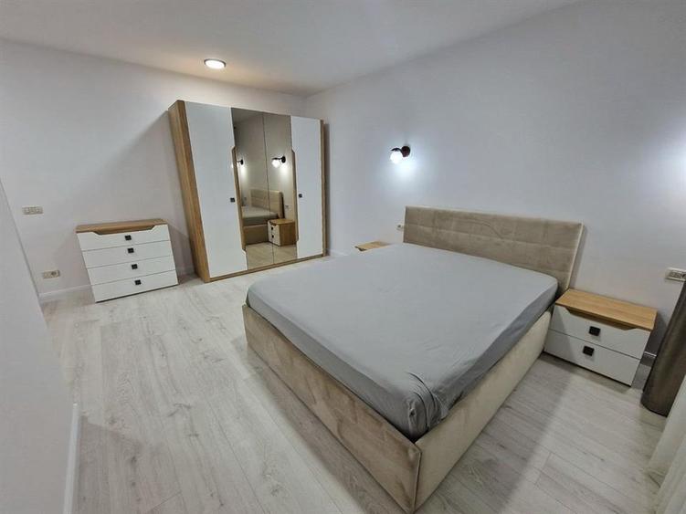 Apartament cu 3 camere decomandat în Ipotești