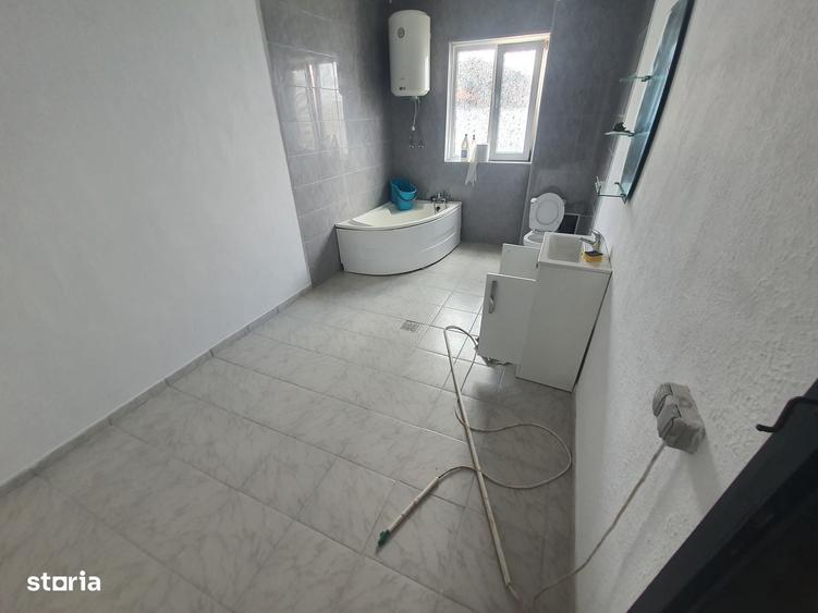 Casă cu 4 camere cu Teren 650 Mp în Limanu