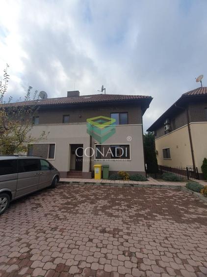 Casă individuală cu 5 camere cu Canalizare în Nord-Vest