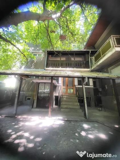 Casă cu 7 camere cu Teren 117 Mp în Ultracentral
