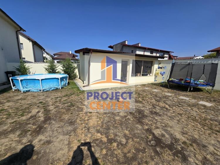 Duplex cu 3 camere cu Canalizare în Trivale