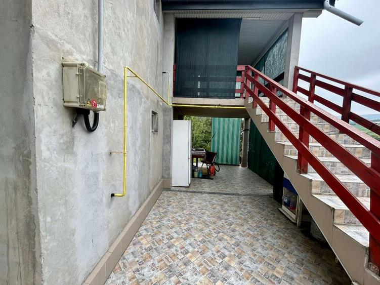 Casă individuală cu 3 camere cu Teren 2200 Mp în Tomești