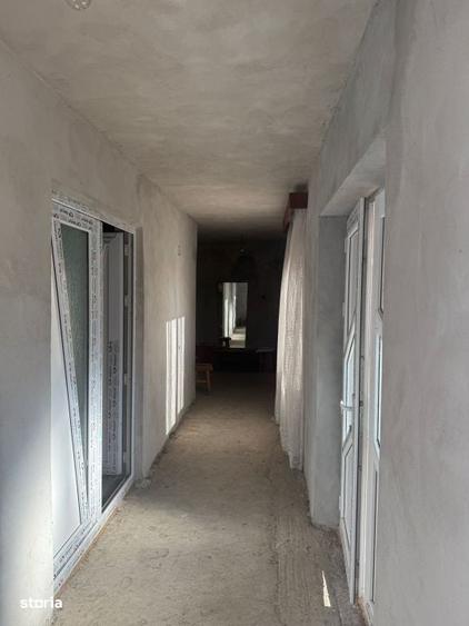 Casă cu 4 camere în Vârvor