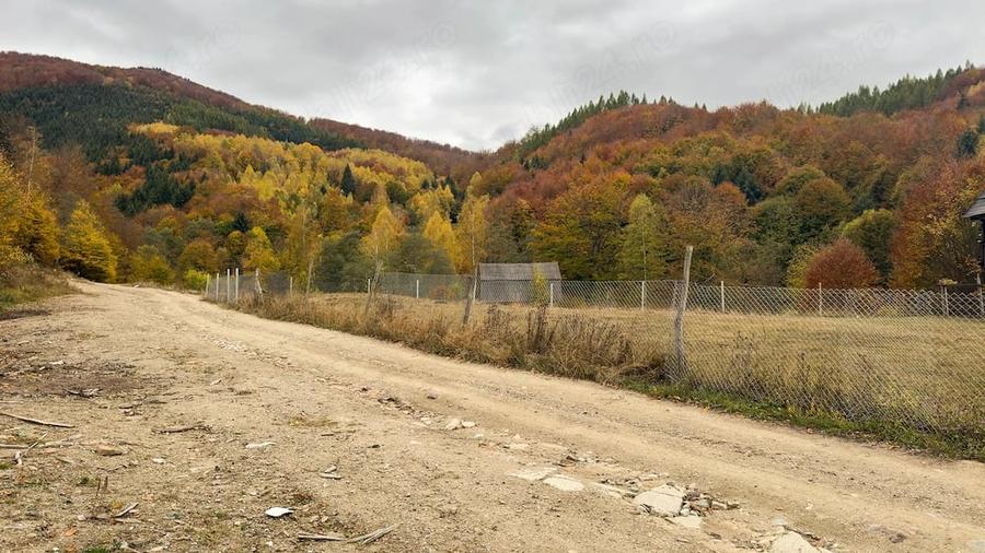 Teren de 2419 mp, în Iscroni