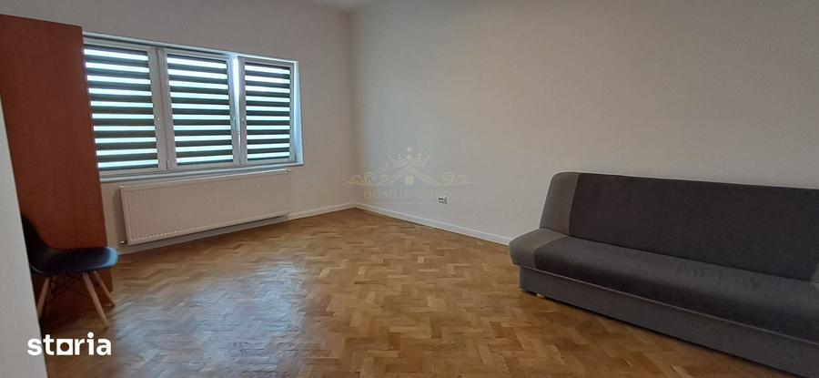 Locatie premium in inima orasului - 10