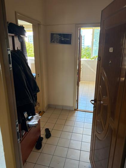 Apartament cu 2 camere semidecomandat în Colentina
