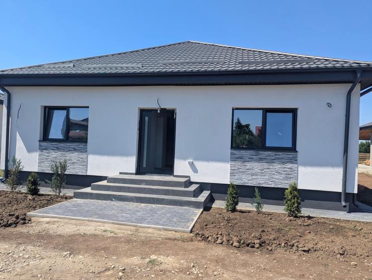 Casă individuală cu 4 camere cu Canalizare în Crevedia