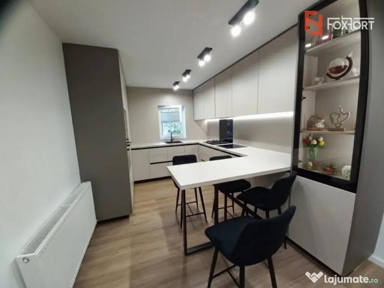 Apartament cu 4 camere decomandat în Central